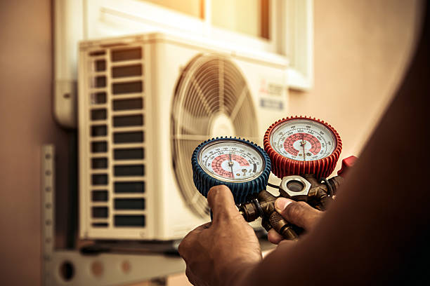 Professional Ac Installation technician working in Thorndale, TX